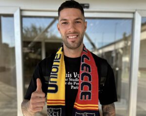 El linense ‘Tete’ Morente reaparece con la US Lecce en la derrota frente al líder, el Inter (1-0), en el ‘Giuseppe Meazza’