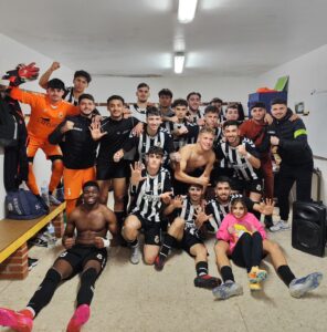 El filial de la RB Linense ‘dinamita’ la 2ª Andaluza con un ‘guantazo’ al CD San Roque (5-1), que puede perder el liderato
