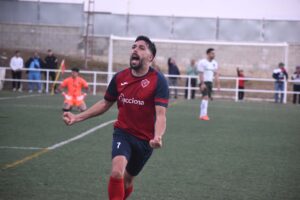 El CD Guadiaro piensa en ‘grande’ tras ganar el derbi local ante una AD Taraguilla que se ‘aleja’ del ‘play-off’ (2-1)