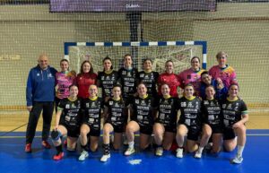 Las féminas del BM Ciudad de Algeciras logran otra victoria (26-21) tras el susto inicial y se colocan a un punto de la cuarta plaza