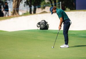 El ‘cañader’ Ángel Ayora se mantiene entre los mejores tras dos jornadas en el Qatar Master del DP World Tour