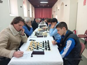 Dos triunfos, un empate y una derrota, balance de los equipos comarcales en una nueva jornada en las ligas de ajedrez