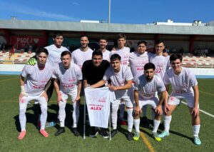 El CD San Roque, líder de la Segunda Andaluza, se ve sorprendido en el ‘Manolo Mesa’ por el CD Jédula (1-3)