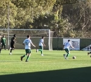El Athletic Jimena encadena su sexta jornada sin ganar y sigue en descenso pese al golazo de Popo (1-3)
