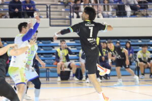 El BM Ciudad de Algeciras gana al Cordoplas La Salle, pero acaba sufriendo en el último minuto (27-26)