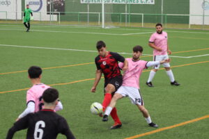 El CD La Rock Puente apunta al ‘play-off’ tras ‘desmelenarse’ en el segundo tiempo y golear al Barbate Atlético (7-1)