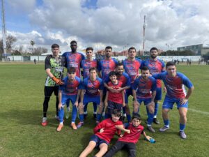 Dos penaltis, en los minutos 86 y 95, dejan sin puntuar a la UD Tarifa en el feudo del CD Rota