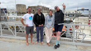 Un grupo de cuatro nadadores consiguen completar la travesía a nado del Estrecho de Gibraltar