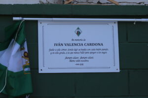 «Eterno entre nosotros»: el emotivo homenaje a Iván Valencia Carmona del Juventud de Palmones, en imágenes