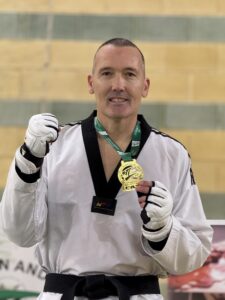 Daniel Rodríguez, del Club Lee Do Kwan, logra la medalla de oro en el Campeonato de Andalucía Máster