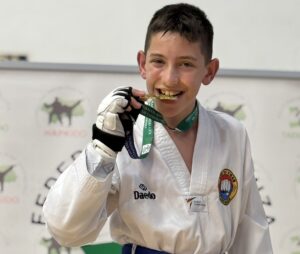Samuel Pavón, del Club Lee Do Kwan, se hace con la medalla de oro en el Campeonato de Andalucía precadete