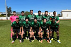 La AD Taraguilla cae (2-1) en casa del virtual campeón, el Rayo Sanluqueño, pero sigue en la lucha por el ‘play-off’