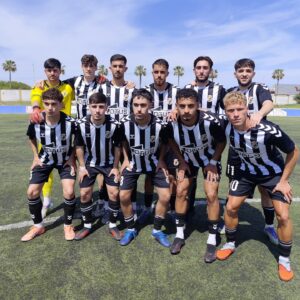La Balona B cae (1-2) con el Chiclana Industrial, que asciende, y obliga al filial a no fallar ante dos rivales directos