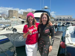 Las nadadoras Fakhita Drissi y Denìz Kayadelen también consiguen el reto de cruzar el Estrecho de Gibraltar