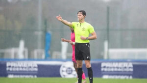 El colegiado pontevedrés Álvaro Juncal Moreira se estrena con el Algeciras CF en la última jornada de liga