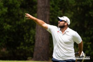 El tesorillero Mario Galiano Aguilar, cuarto en el Orden de Mérito, arranca con un +1 el Lacanau Alps Open