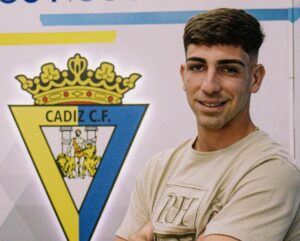 El joven sanroqueño César Díaz, convocado por Imanol Idiakez para el último encuentro de liga del Cádiz CF