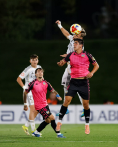 El Real Madrid Castilla de Álvaro Leiva toma ventaja en la fase de ascenso a Segunda División (2-0)