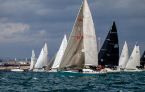 El viento y los chubascos endurecen la prueba linense del Campeonato Interclubs del Estrecho-Ceuta Emociona