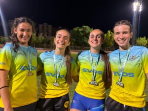 Bronce para el relevo 4×400 femenino del Bahía de Algeciras en el Andaluz… con oro y plata para Marta Bernal y Paula Cote