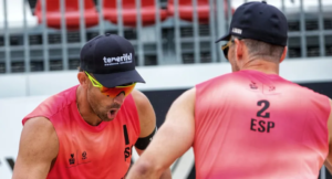 Adrián Gavira y Alejandro Huerta avanzan por ‘los pelos’ en el Beach Pro Tour Futures de Aravaca, en Madrid