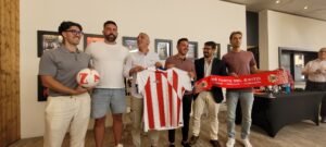 Adrián Colunga ya piensa en albirrojo y deja clara su idea para la nueva temporada: «No renunciamos a nada»