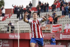 El atacante albirrojo Jorge Rastrojo se compromete con el CD Eldense y jugará el próximo curso en Segunda División