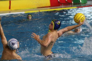 El juvenil del CW Emalgesa Algeciras da la cara ante el CE Illes Balears, pero inicia el Nacional con una derrota (9-12)