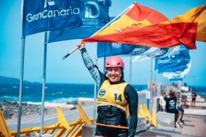 La tarifeña Nía Suardíaz gana la Copa del Mundo de FreeFly-Slalom de la Gran Canaria GWA Wingfoil World Cup