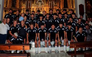 Baño de masas en la presentación de una RB Linense que pide a la Patrona ‘ayuda’ para el ascenso a Segunda RFEF