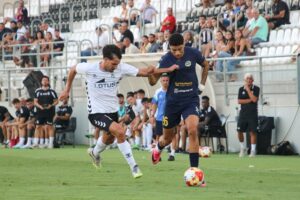 La RB Linense salda su primer amistoso con un empate (1-1) ante el FC Marbellí, pero dando una buena imagen