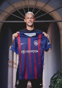 El sanroqueño Juan Diego Molina ‘Stoichkov’ se va al Johor DT de Malasia y vuelve a coincidir con algecireño Cristian Glauder
