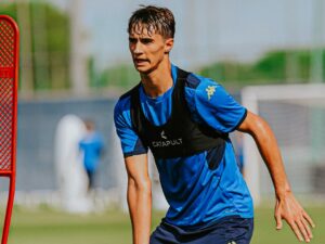 Albert Celades prepara el duelo del Cádiz CF frente al CD Eldense contando con el joven sanroqueño Lucas Palma