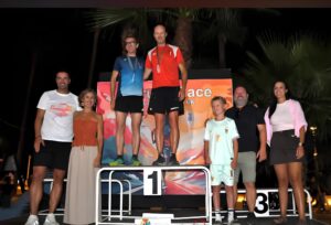 El Club Atletismo Veteranos Algeciras sube, con sus dos representantes, al podio de la XIV Corruco Race de Manilva