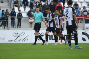 El bollullero Luis Espina Domínguez, de buen recuerdo balono, árbitro para la visita blanquinegra a Dos Hermanas