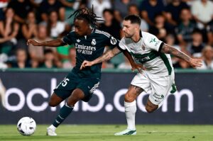 El Elche CF del linense ‘Tete’ Morente le saca los colores al Real Madrid, pero tras remontar un 0-2 cae en el 91′ (2-3)