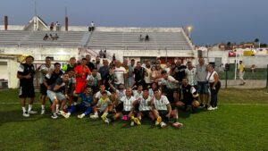 La AD Taraguilla sentencia el derbi (0-2) en Tarifa en 5′ en un partido jugado con mucho viento y un campo irregular