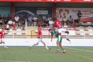 El CD San Roque logra una importante victoria ante uno de los ‘cocos’, el Jerez Industrial CF (3-1) y se mantiene invicto