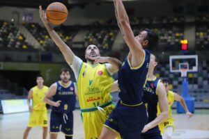 Un CB Algeciras de dos caras: tras un gran primer tiempo, se ‘deja’ remontar un +14 para decir adiós a la Copa sin ganar
