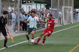 La AD Taraguilla, con diez desde el 30′ y que acaba con nueve, casi levanta un 0-3 ante un efectivo UD Algaida (2-3)
