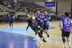 El BM Ciudad de Algeciras mantiene intacto el ‘fortín’ y suma ante Montequinto su segunda victoria del curso (32-28)
