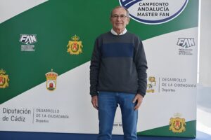 Manuel Baeza, del CN Veteranos Algeciras, segundo a sus 77 años en la 1ª Etapa del Circuito Máster en Los Barrios