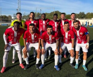 El CD San Roque sigue en racha y vence en El Torno (1-2) ante un rival que juega con diez jugadores desde el minuto 33