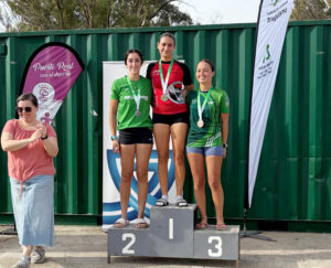 Lola Benítez y Laura Ordóñez, del Club Piragüismo Algeciras, medallas de oro y plata en el Andaluz de Piragua Cross